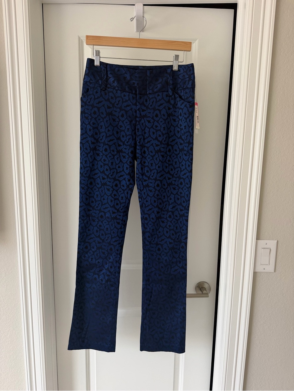 Alice + Olivia Navy Blue Striaght Leg Patterned Pants